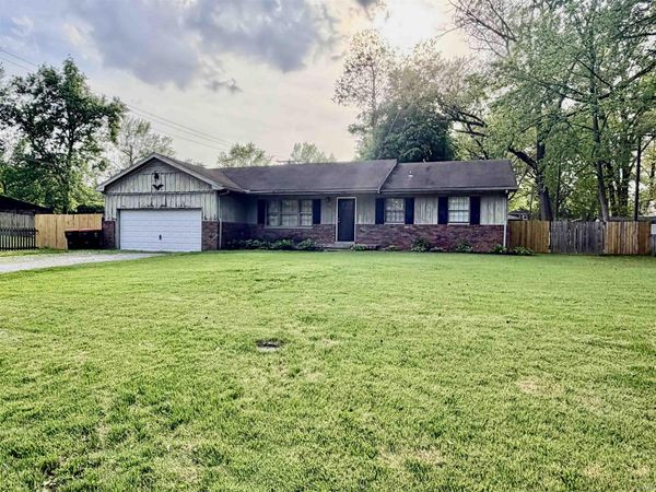 715 Carole Place, Newburgh, IN 47630