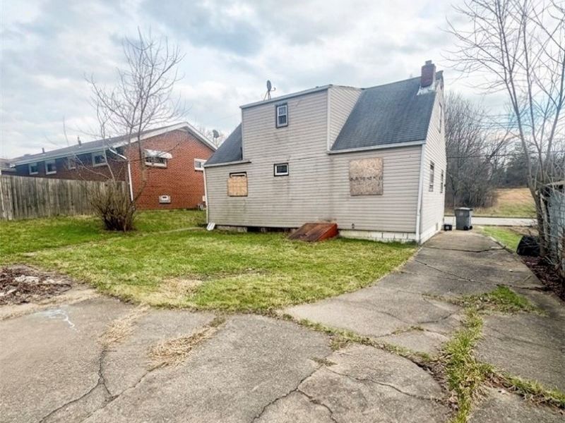 452 W Earle Avenue, Youngstown, OH 44511 Photo 4