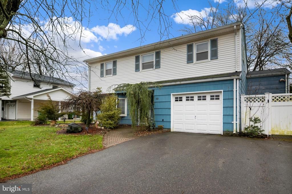 12 Kester Drive, Edison, NJ 08817 Main Photo