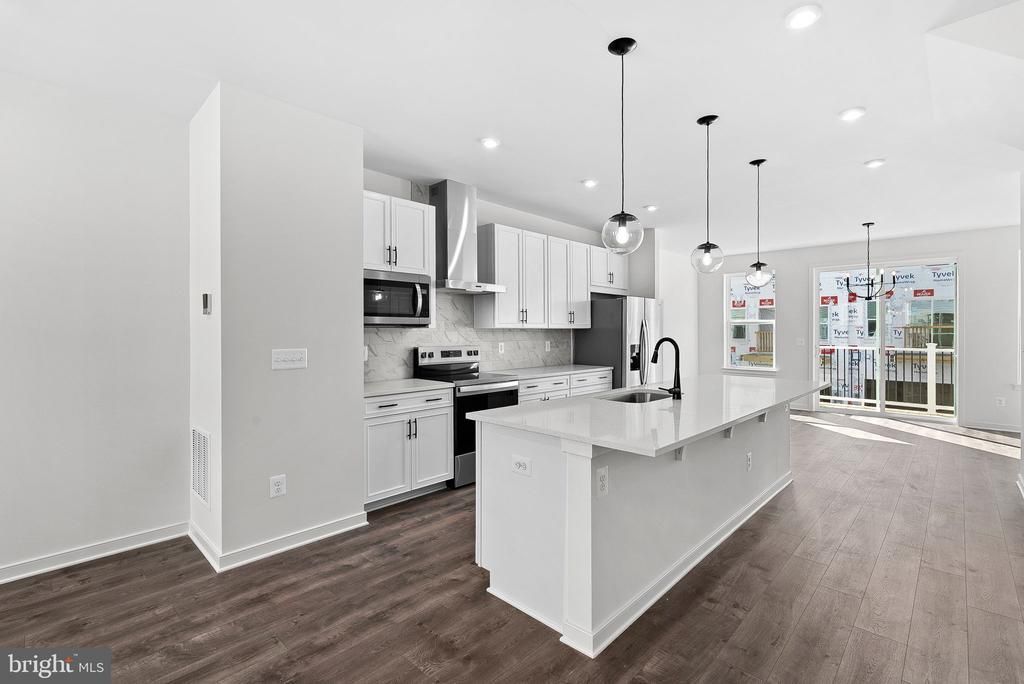 17990 Alicia Avenue, Dumfries, VA 22026 Main Photo