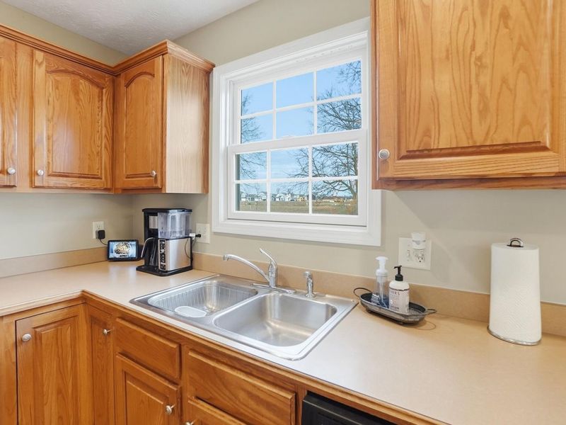 2813 Amberwood Drive, Troy, OH 45373 Photo 13