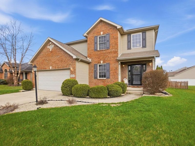 2813 Amberwood Drive, Troy, OH 45373 Photo 2