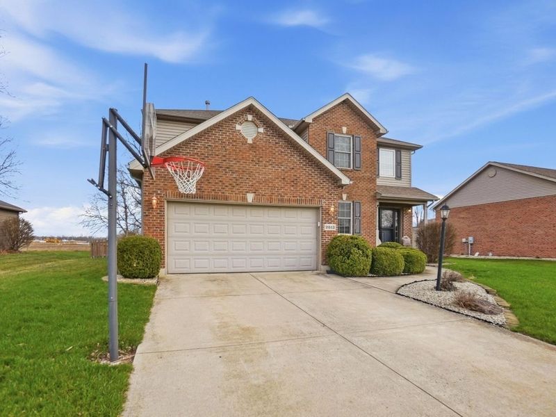 2813 Amberwood Drive, Troy, OH 45373 Photo 4