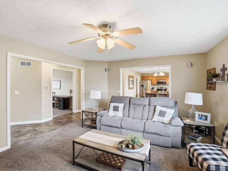 2813 Amberwood Drive, Troy, OH 45373 Photo 8