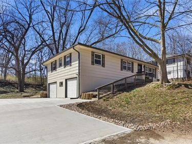 2425 NE 38th Street, Kansas City, MO 64116