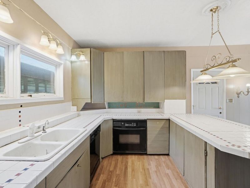 184 E Park Street , Westerville, OH 43081 Photo 33