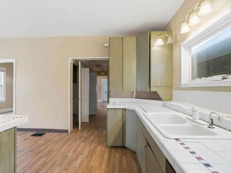 184 E Park Street , Westerville, OH 43081 Photo 36