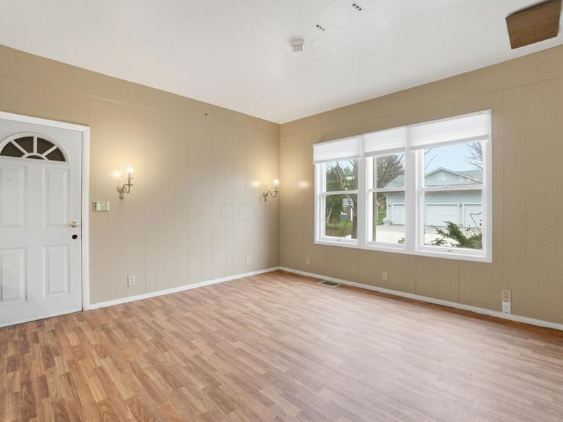 184 E Park Street , Westerville, OH 43081 Photo 38