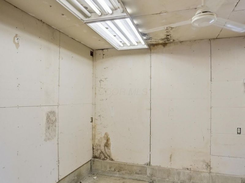 184 E Park Street , Westerville, OH 43081 Photo 79