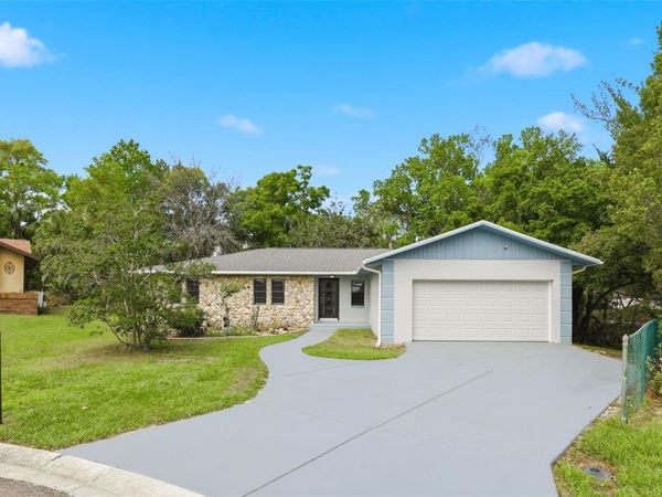 303 EVERGREEN COURT , APOPKA, FL 32712