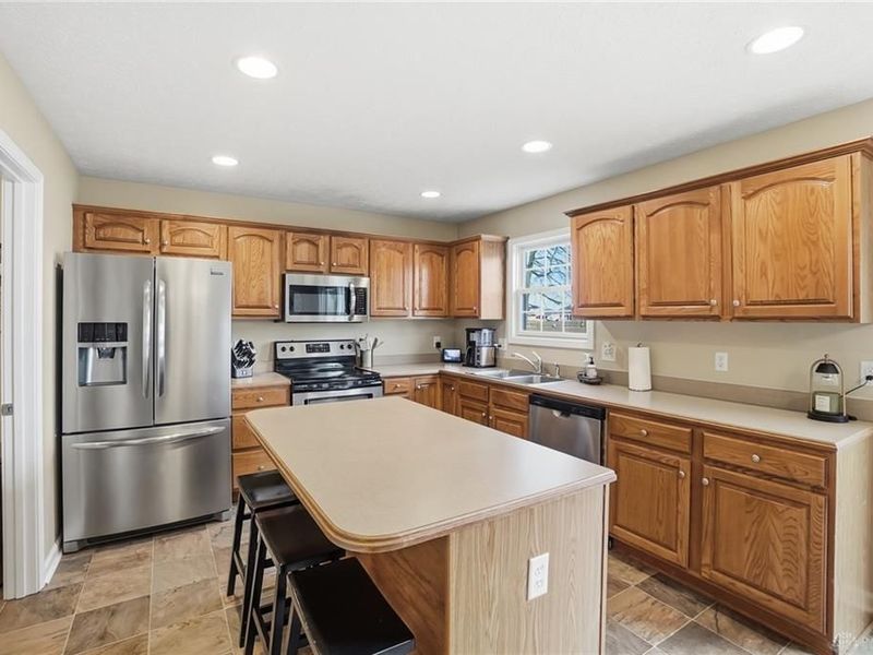 2813 Amberwood Drive, Troy, OH 45373 Photo 10