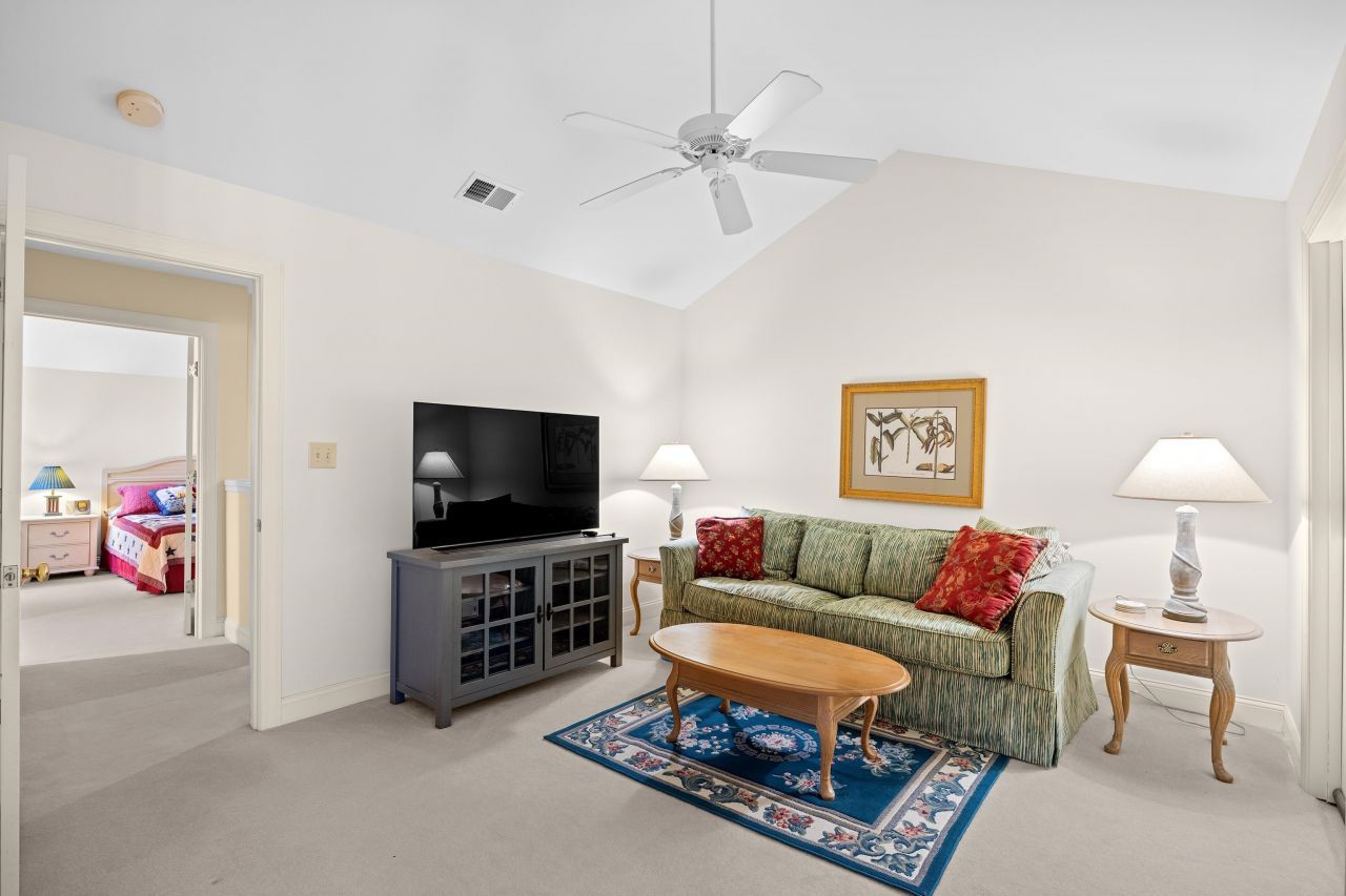 48 Twelve Oaks Dr. Photo 22