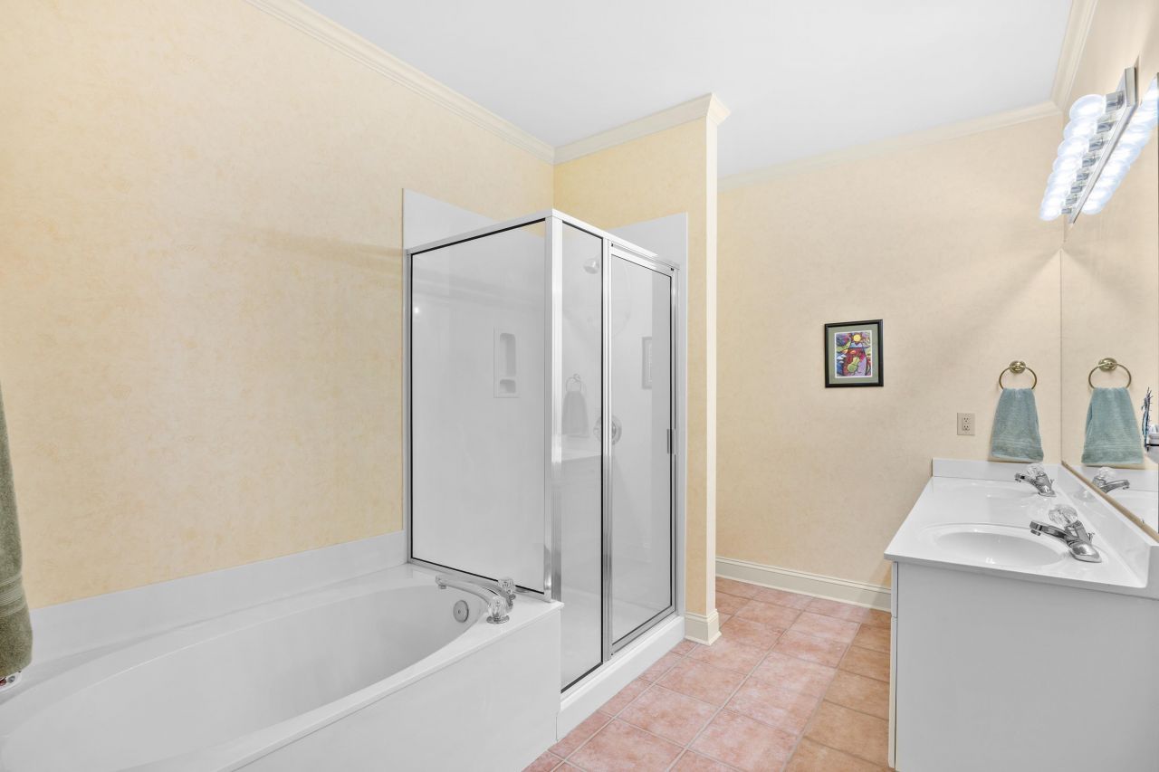 48 Twelve Oaks Dr. Photo 32