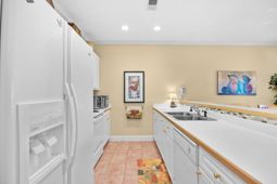 48 Twelve Oaks Dr. photo 4