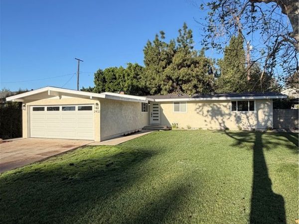 2432 Larchmont, Santa Ana, CA 92706