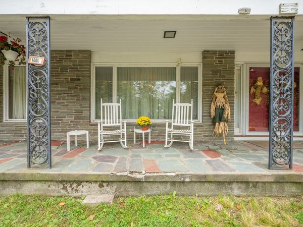 1000 Main, Somers, CT 06071
