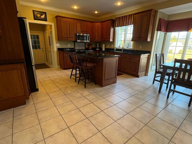 499 Williamsburg Drive, Tiffin, OH 44883 Photo 12