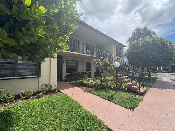 7831 Willow Spring Drive, Unit 526, Wellington, FL 33467