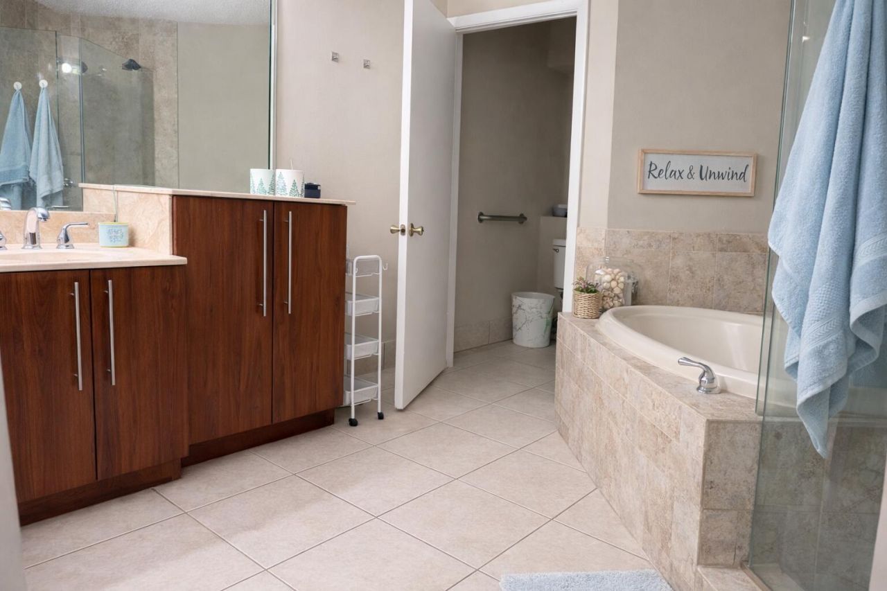 5291 Europa Drive, Unit D, Boynton Beach, FL 33437 Photo