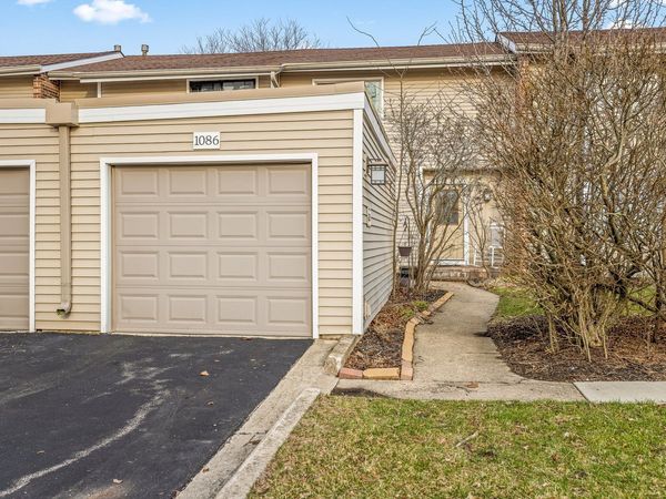 1086 Cascade Drive , Aurora, IL 60506