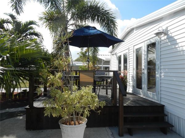 2461 SW 50th St , Dania Beach, FL 33312