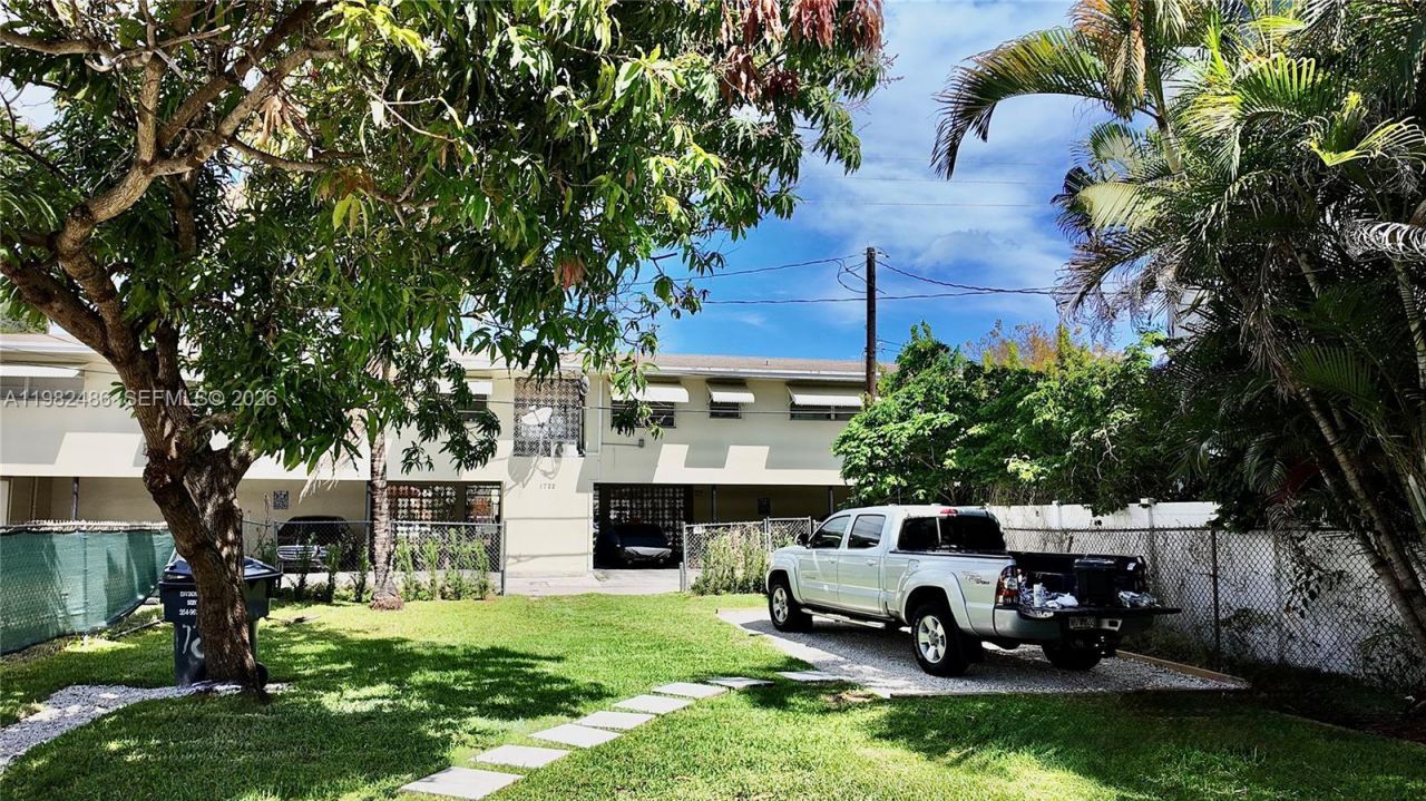 1721 Fletcher St, Hollywood, FL 33020 Photo