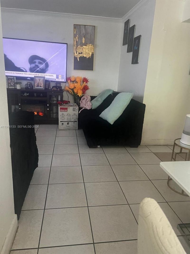 1245 W 24th St, Unit 109, Hialeah, FL 33010 Photo
