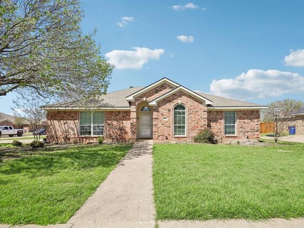1325 Lake Shore Drive, Crowley, TX 76036