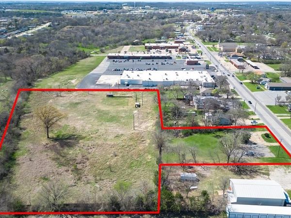 2208 W Morton Street , Denison, TX 75020