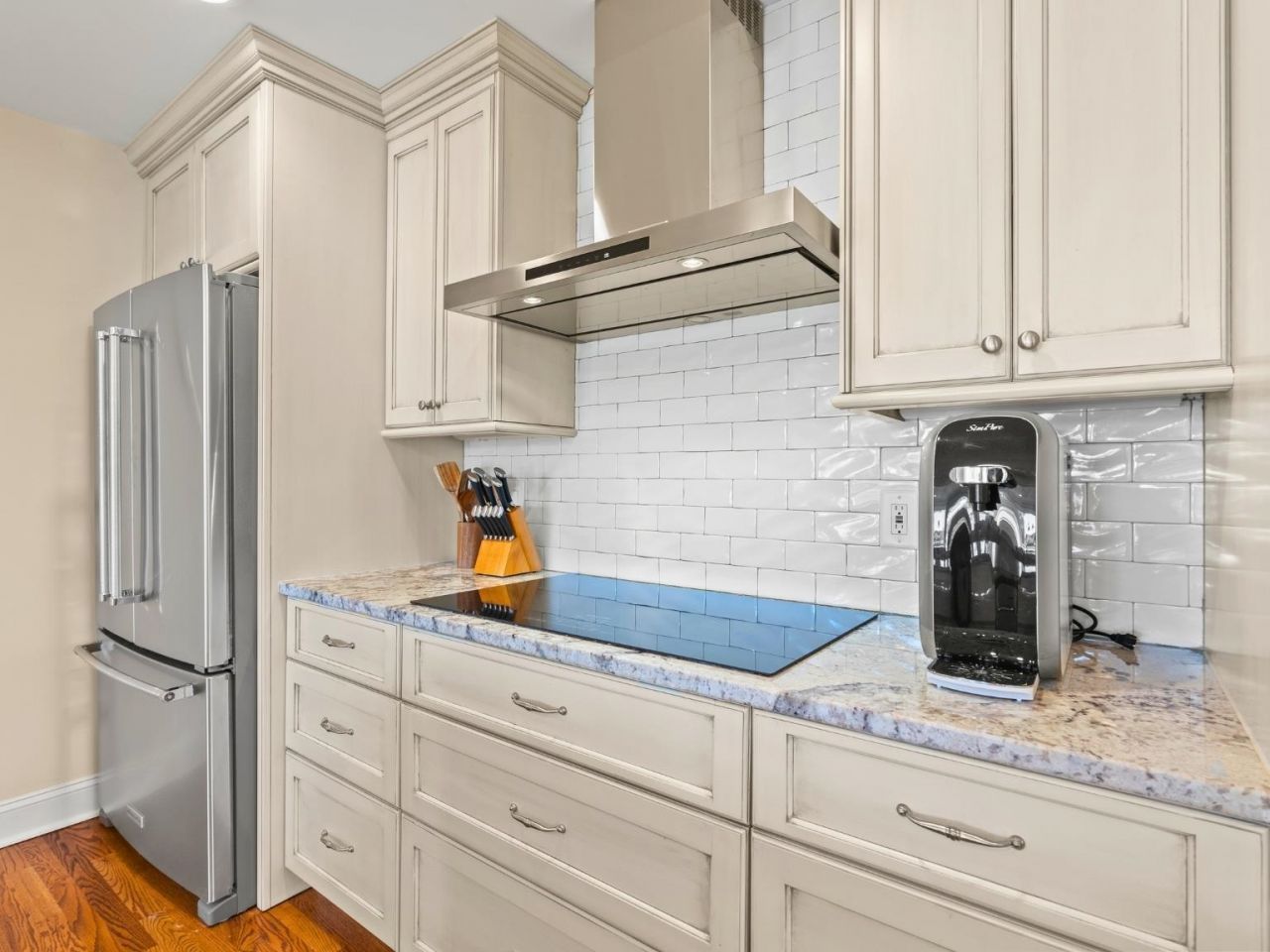 1208 Golfview Dr. Photo 10