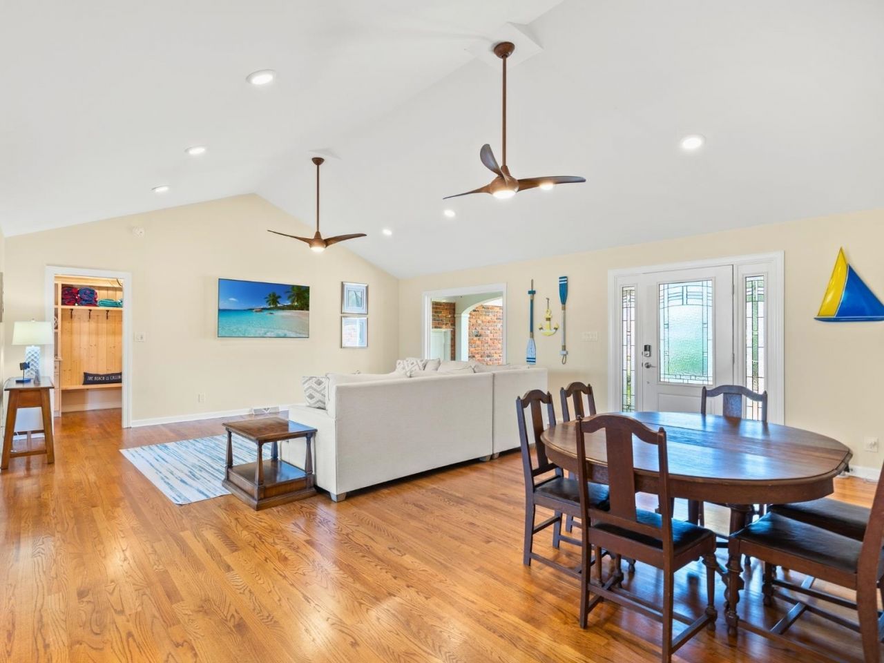 1208 Golfview Dr. Photo 7