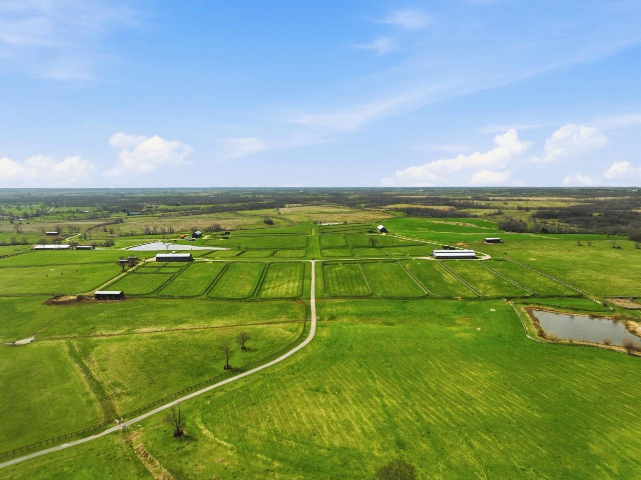2586 Winchester Road, Paris, KY 40361