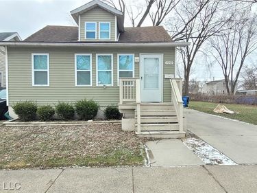7052 Meadow Avenue, Warren, MI 48091