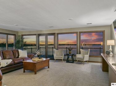 709 Pier 3, Lincoln, NE 68528