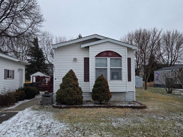 621 E Shakespeare Avenue , Mankato, MN 56001