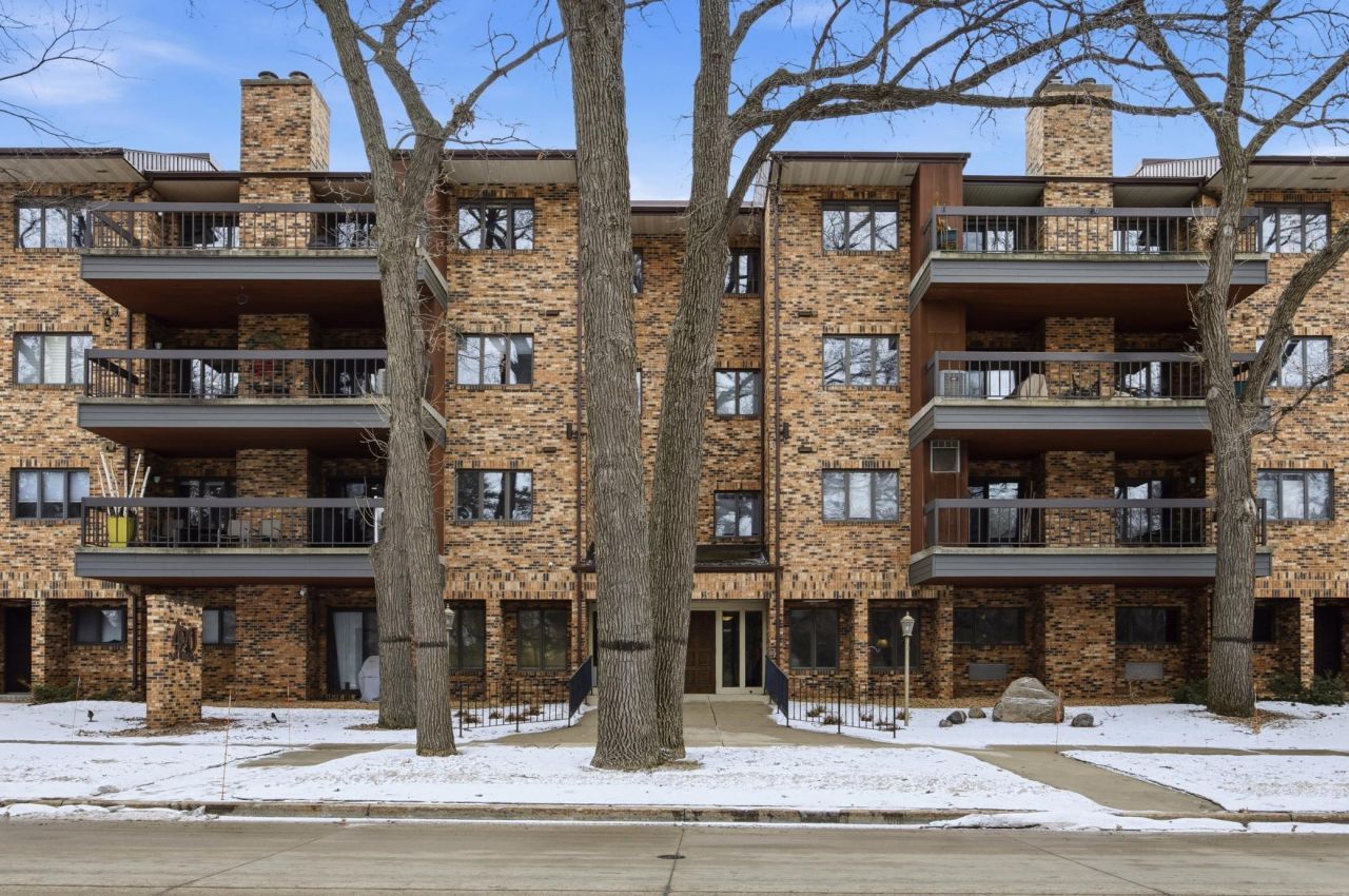 420 6th Avenue S, Unit 303, Fargo, ND 58103 Main Photo