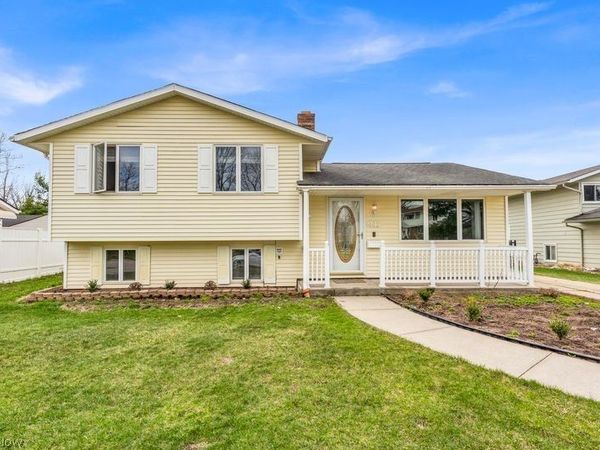 462 Waterbury Drive , Eastlake, OH 44095