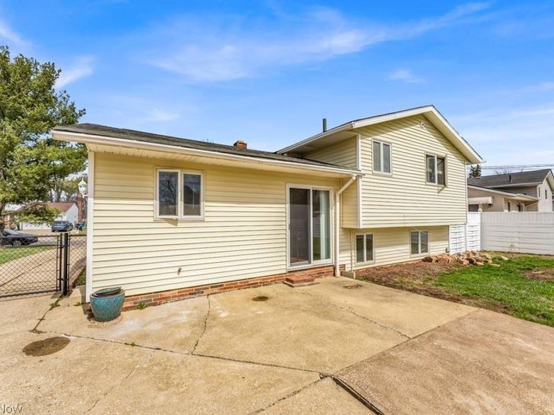 462 Waterbury Drive, Eastlake, OH 44095 Photo 14