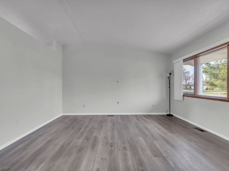 462 Waterbury Drive, Eastlake, OH 44095 Photo 4