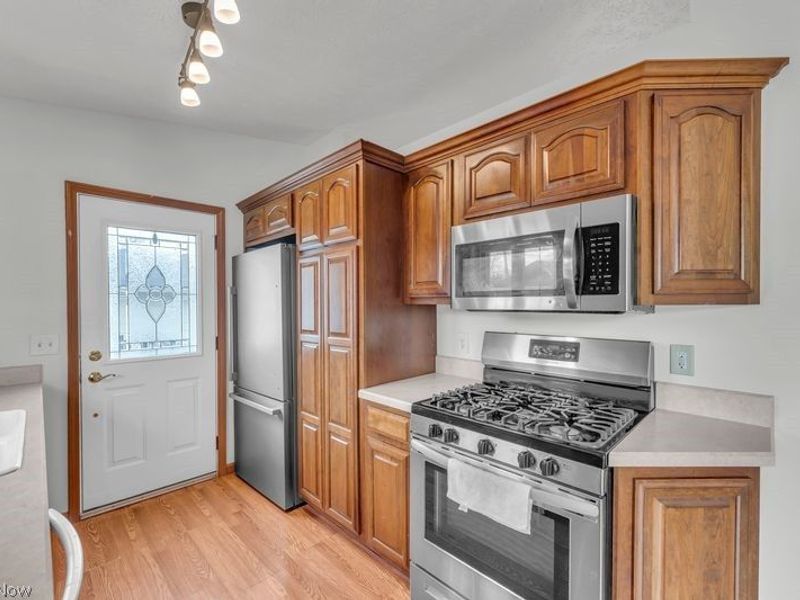 462 Waterbury Drive, Eastlake, OH 44095 Photo 8