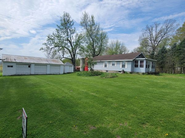 48705 92nd Avenue, Decatur, MI 49045
