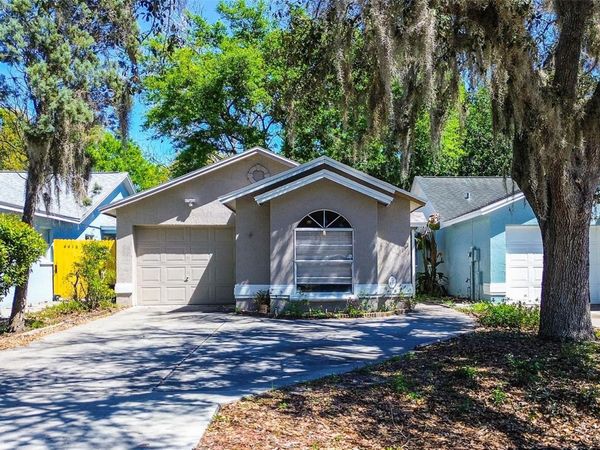 4414 VENICE DRIVE , LAND O LAKES, FL 34639