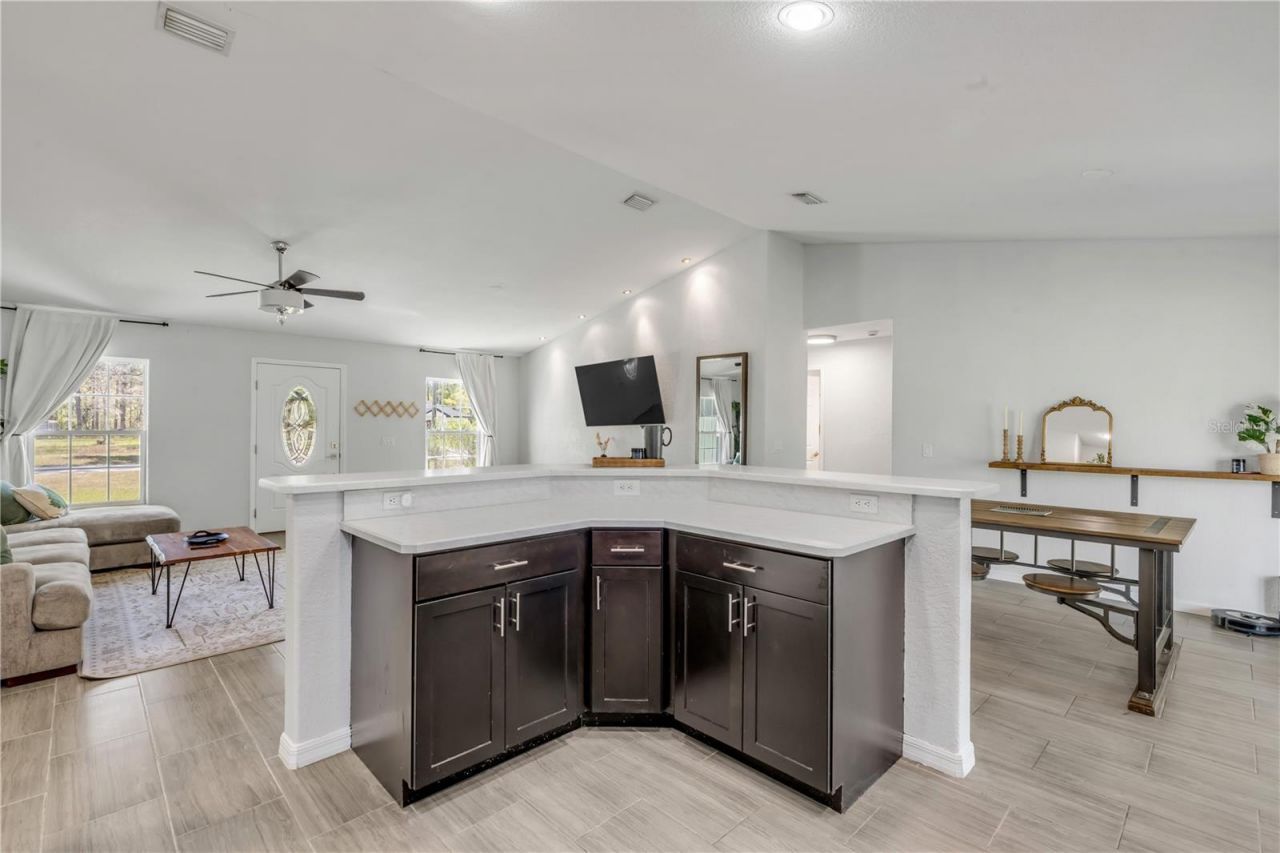 1740 East Parkway , Deland, FL 32724 Photo