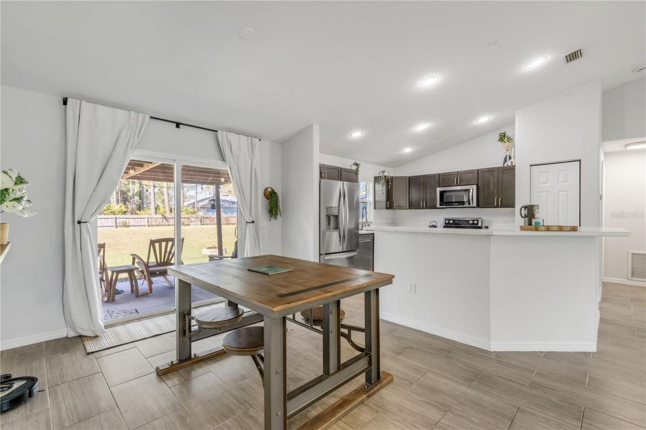 1740 East Parkway , Deland, FL 32724 Photo