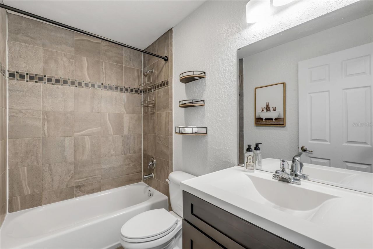 1740 East Parkway , Deland, FL 32724 Photo