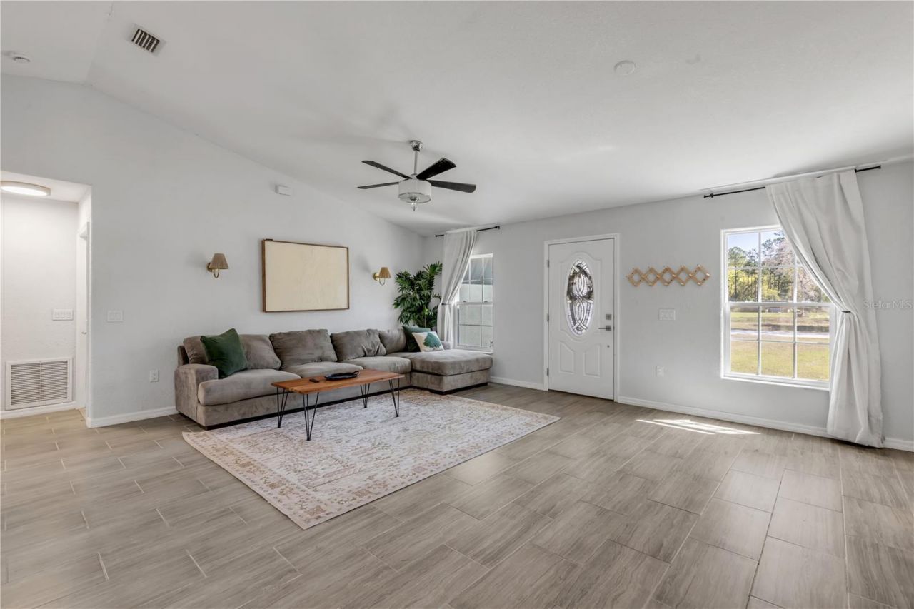 1740 East Parkway , Deland, FL 32724 Photo