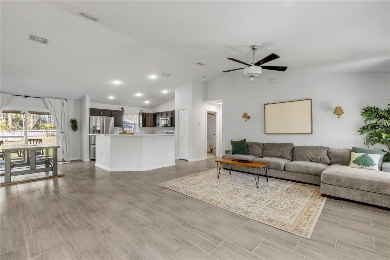 1740 East Parkway , Deland, FL 32724 Photo