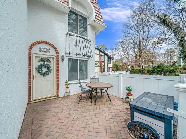 842 Golf Lane , Medford, NY 11763