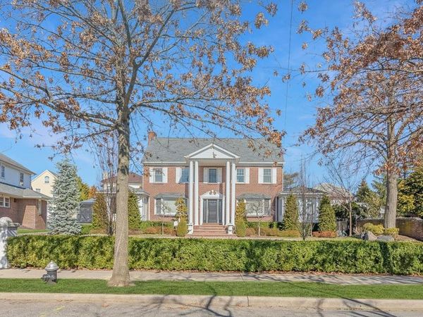 23 Center Drive , Malba, NY 11357