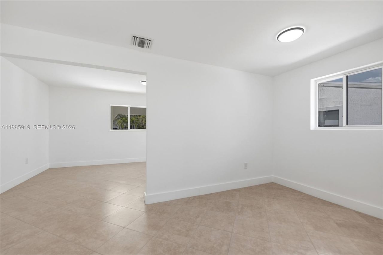 5251 SW 6th St, Miami, FL 33134 Photo